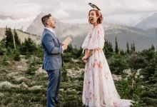 Photo of This photo won the international wedding photographers competition thanks to a winged intruder.